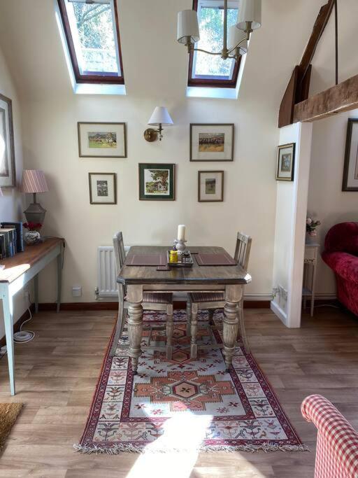 The Grooms Loft Self Contained Apartment Milton Abbas Ngoại thất bức ảnh