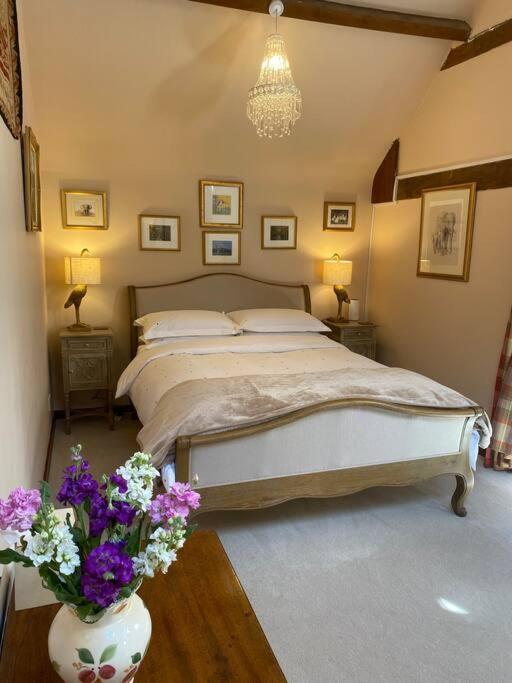 The Grooms Loft Self Contained Apartment Milton Abbas Ngoại thất bức ảnh